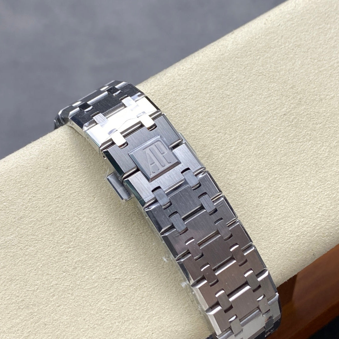 Audemars Piguet "KAWS"