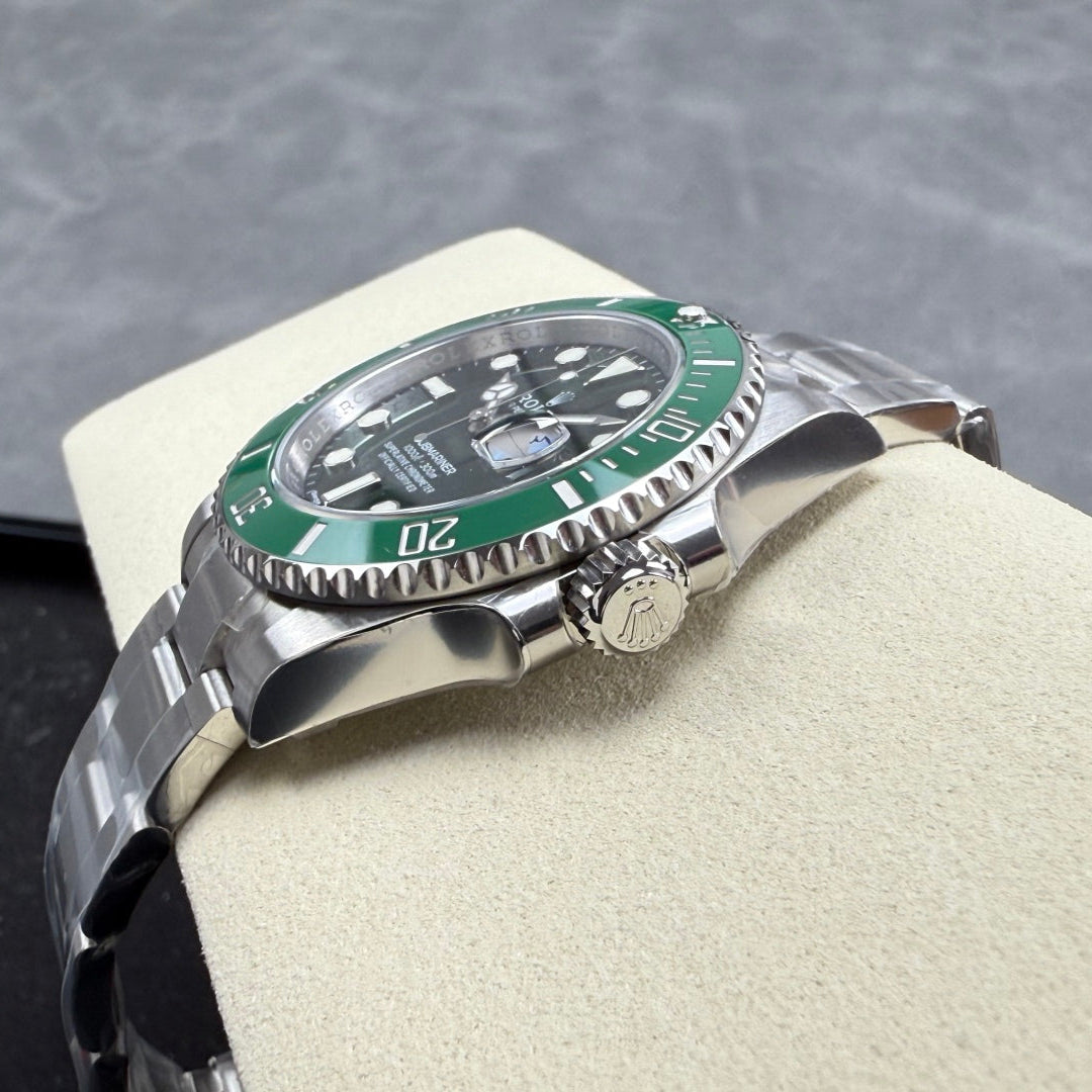 Rolex "Submariner" Hulk