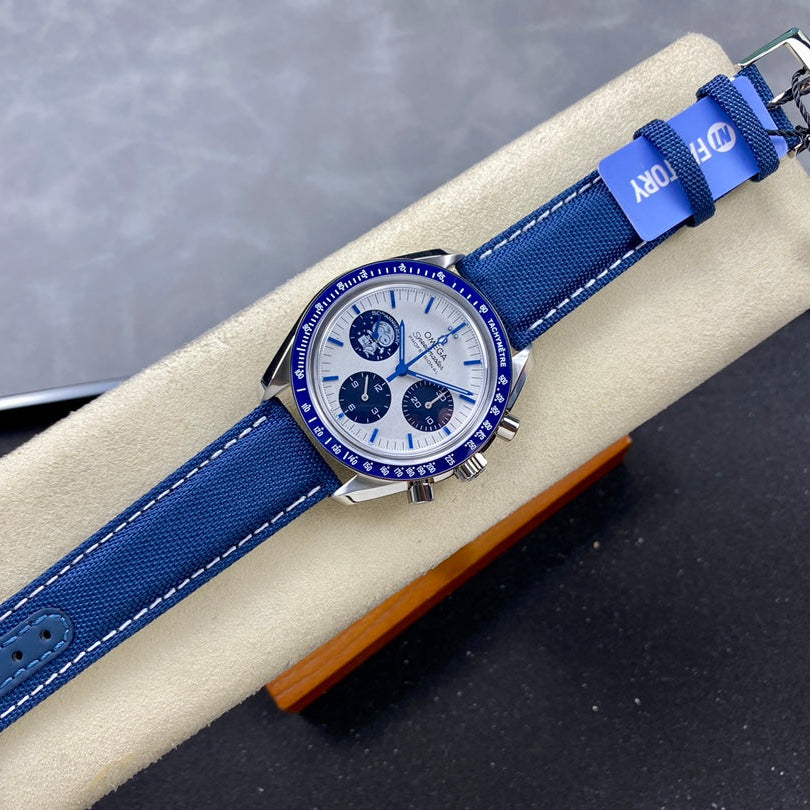 Omega SpeedMaster Snoopy