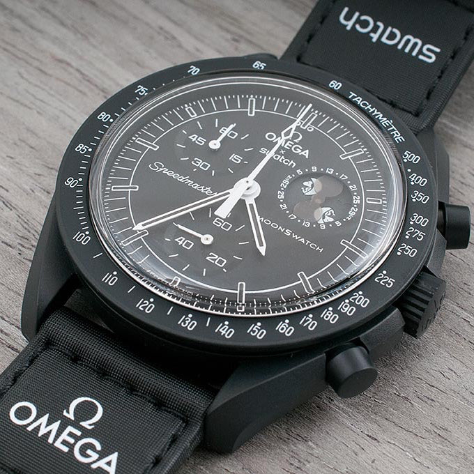 Swatch Omega New Moon “Snoopy”