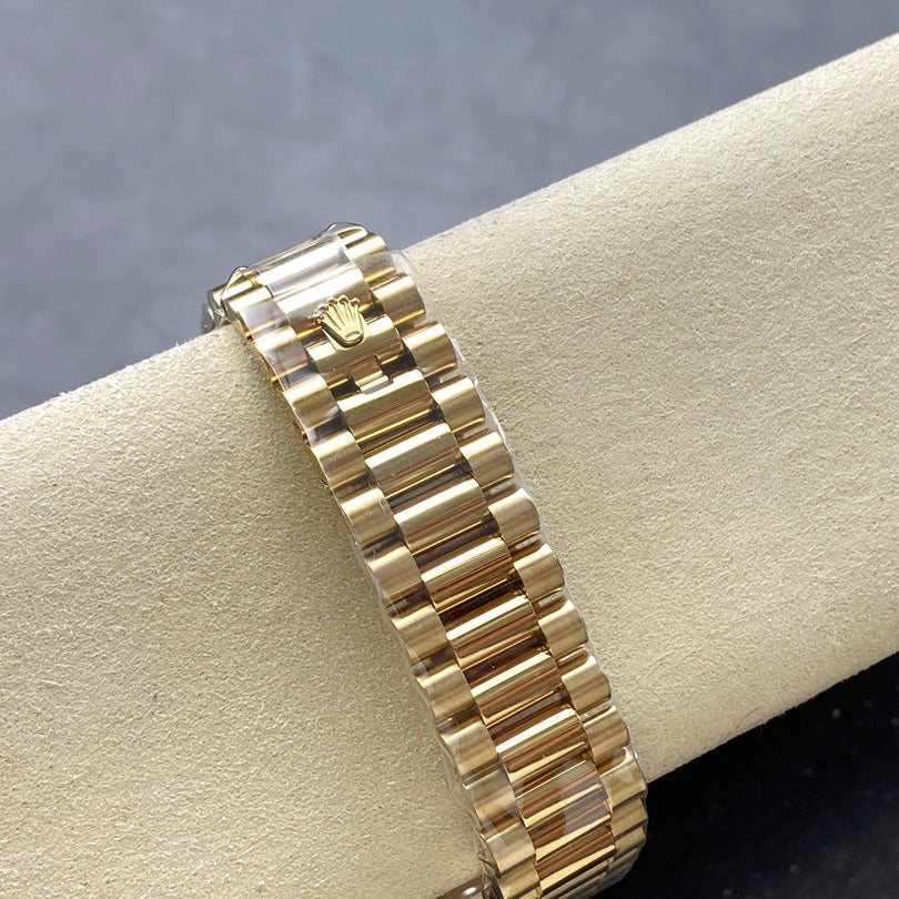 Rolex "Day Date Gold Black dial with Diamond