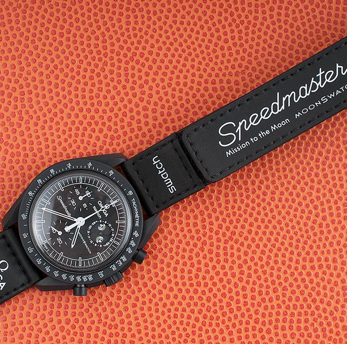 Swatch Omega New Moon “Snoopy”