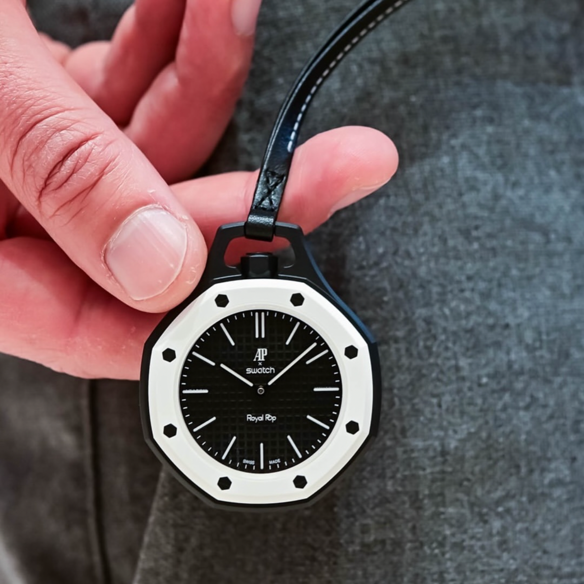 AP Swatch Royal Pop “Black White”